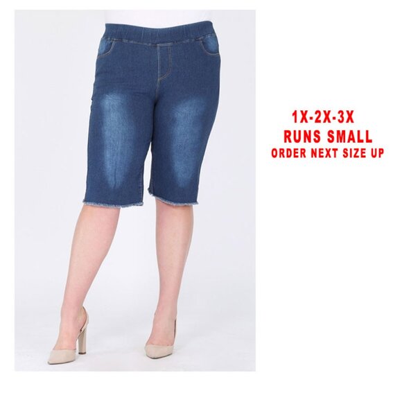 Plus-size fade-wash Pull-on Jegging Bermudas shorts NWT frayed hem - Picture 1 of 3